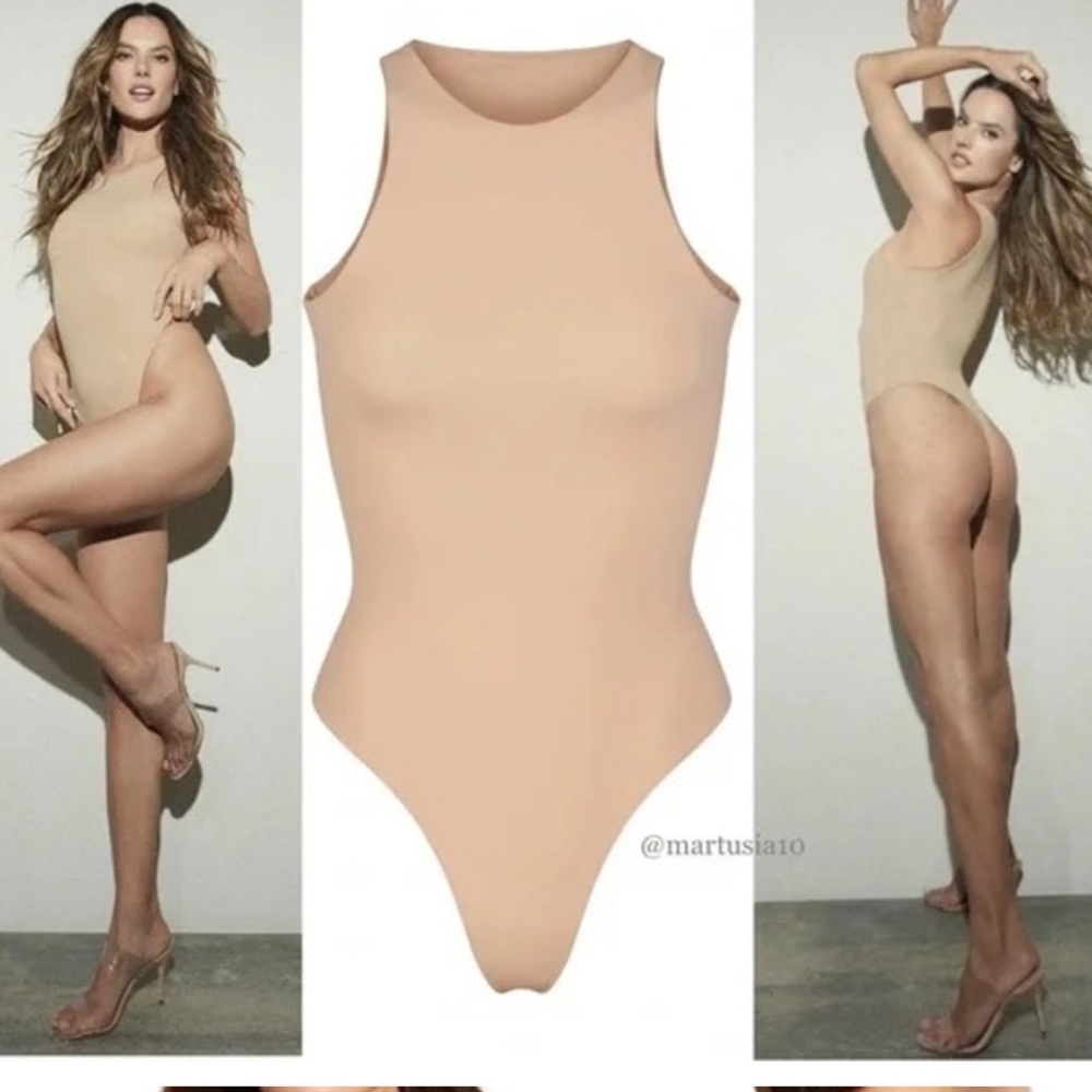 SKIMS FITS EVERYBODY HIGH NECK BODYSUIT